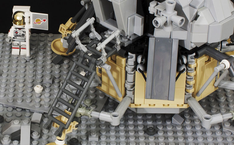 Love this nostalgic LEGO moon landing