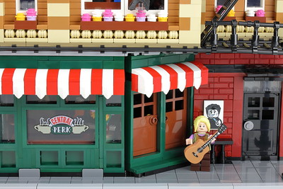 Build your own LEGO Modular style Central Perk!