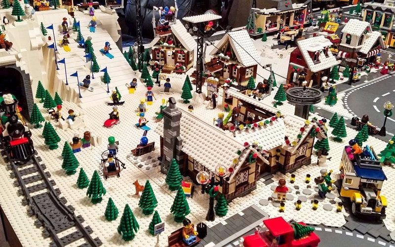 Yet another beautiful LEGO Winter Village display - All About The Bricks